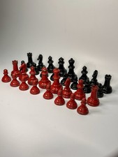 Vintage 1940s William Britains Lead Chess Set – Staunton Style Red & Black