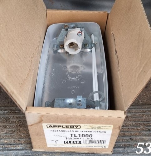 Pair pit lamp bulkhead - of,