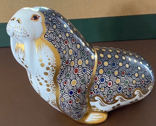 Royal crown derby animals - crown,