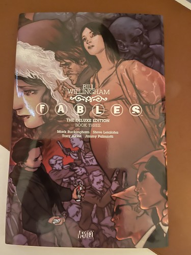 Fables deluxe edition book - fables,