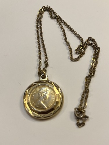 Queen elizabeth coin - queen, ii
