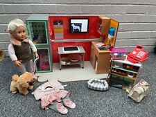 Our Generation doll OG Healthy Paws Vet Clinic with 2 dolls and Accessories