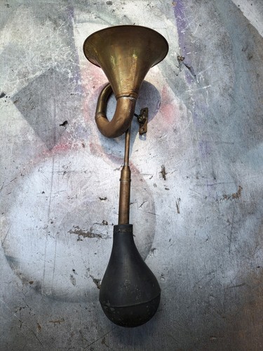 Brass rubber bulb horn trumpet - bulb,