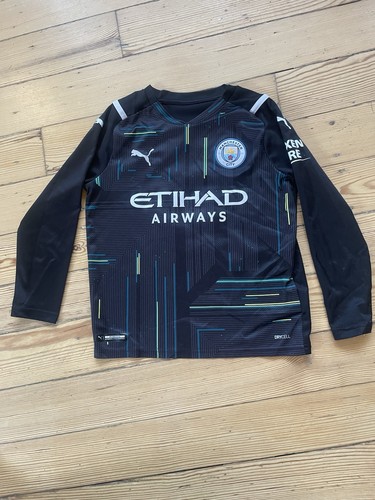 Manchester city goalkeeper - city,