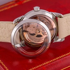 Snap-Back Sapphire Exhibition