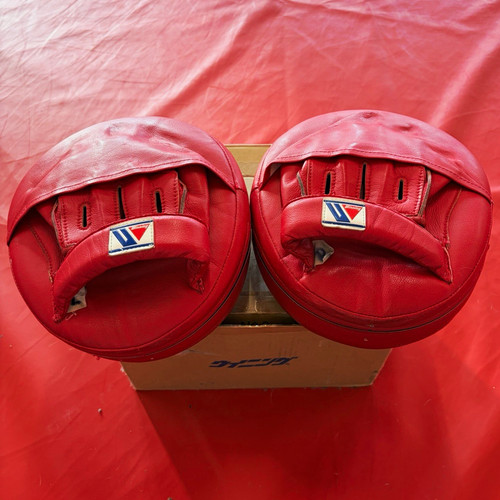 Winning red boxing focus mitts - red,