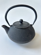 GOTO Cast iron tetsubin style teapot with removable strainer stovetop 