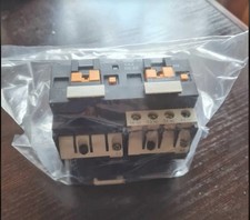Telemecanique CA2 DK22M7 Latching Relay 220-240V 50/60Hz