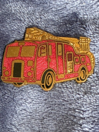 Old fire engine enamel - engine, badge