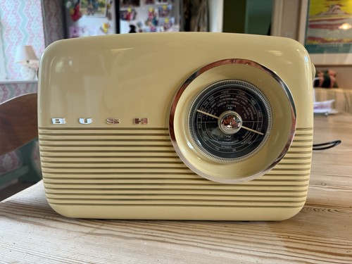 Bush tr82dab retro style radio - bush,