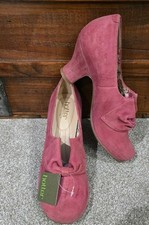 Hotter Donna Vintage 1940s