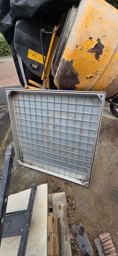 Recessed manhole cover 750 - manhole, x