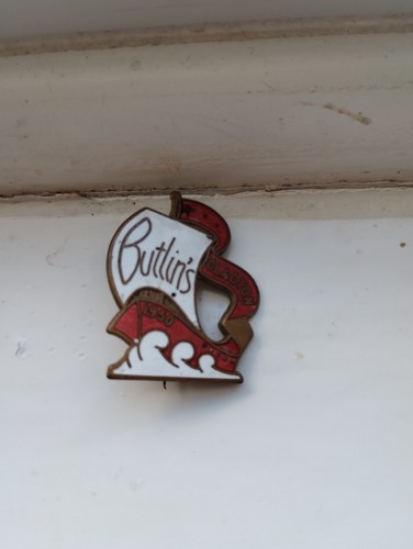 Butlins clacton 1950 red - butlins,