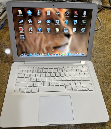Apple macbook a1342 white - 13,