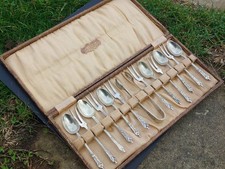 Vintage Boxed Apostle 6 Spoons
