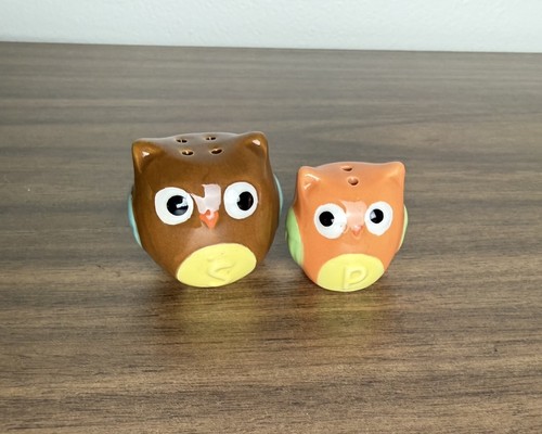 Salt pepper shaker owl - salt, &