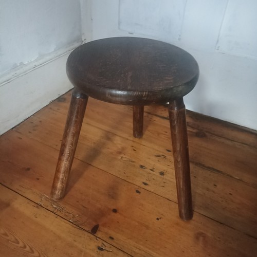 Vintage wooden legged small - 3-legged,