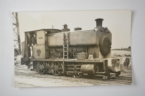 Saddle tank steam locomotive - tank,