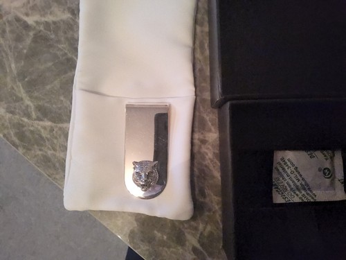 Gucci feline head - feline, money
