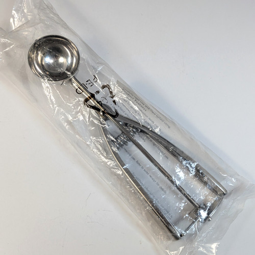 Pampered chef 2540 - chef, medium