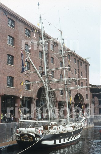 Liverpool tall ship royalist - ship,