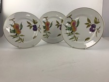 Royal Worcester Fine China 'Evesham' 26cms 3 x  Dinner Plates with gold rims