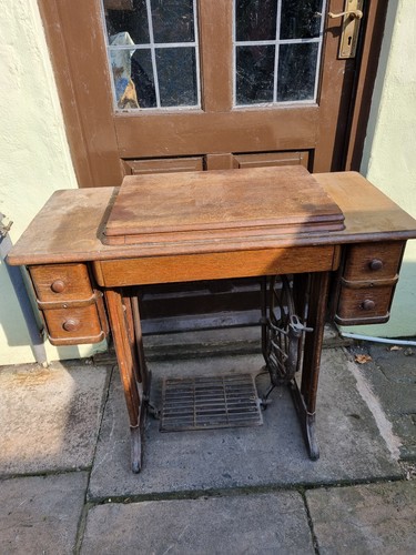 Singer sewing machine - sewing,
