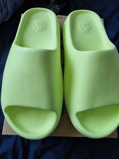 Brand New - Yeezy slide glow