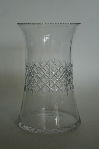 Fine cut crystal waisted vase - fine,