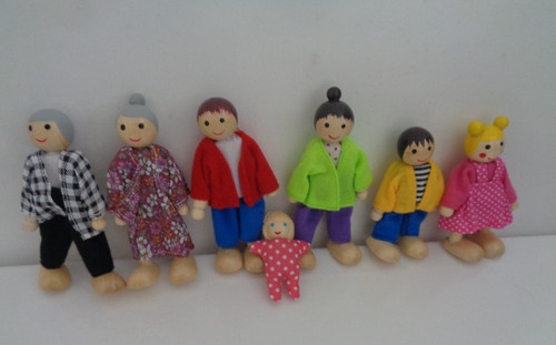 Wooden family dolls - family, house
