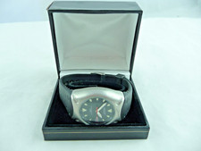 The Speedo Sports Men Watch features a durable rubber strap