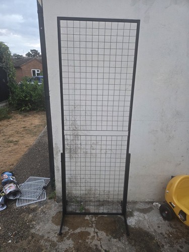 Grid wall display foot with - grid,