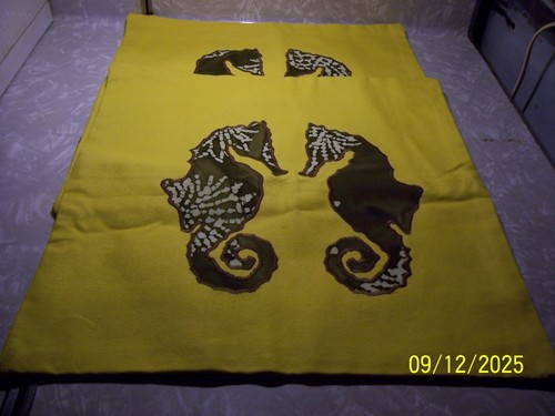 Yellow seahorse accent - yellow,