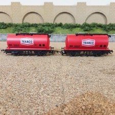 HORNBY RAILWAYS OO GAUGE  TEXACO TANK  WAGONS X 2   FREE POST