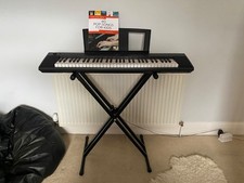 Yamaha Piaggero NP-11 Electronic Keyboard