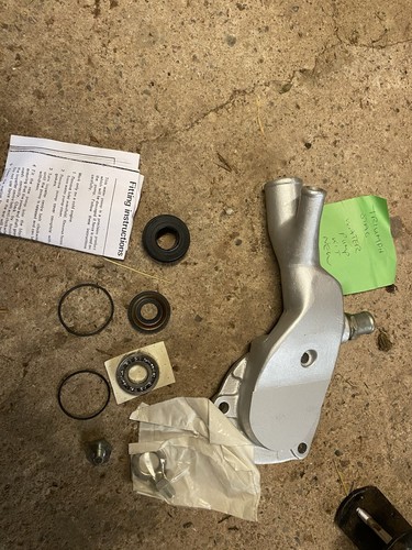 Triumph stag water pump - stag,
