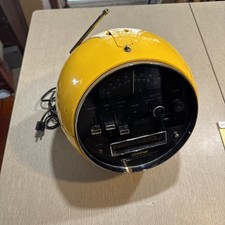 Vintage Weltron AM/FM Radio 8