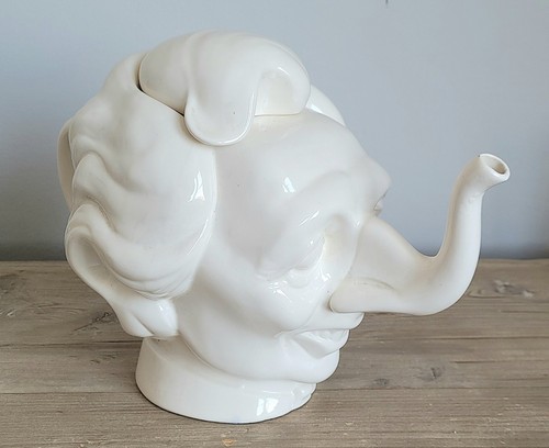 Spitting image teapot vintage - image,