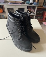 Dr. Martens Averil Black