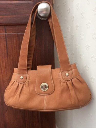 Clarks soft tan leather medium - tan,