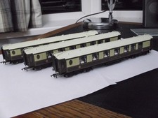 Three Hornby OO gauge recent issue Pullman Coaches working table lamps