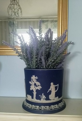 Lovely large antique wedgwood - large,