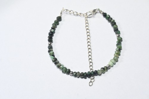 4mm green emerald - green, faceted