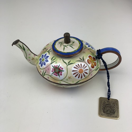 Charlotte vita teapot trade - charlotte, di