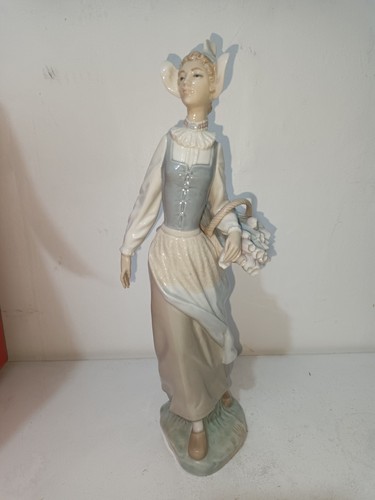Lladro porcelain figurine - porcelain,