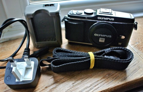 Olympus black camera - black,