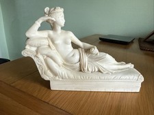 Vintage Art Sculpture . Venus Victrix Nude Lady Small Statue Figurine