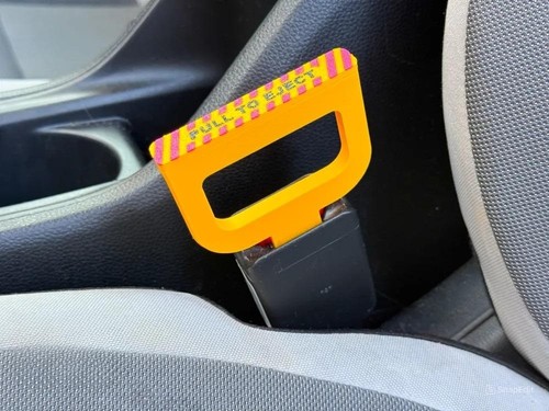 Pull eject seatbelt prop - pull-to-eject,