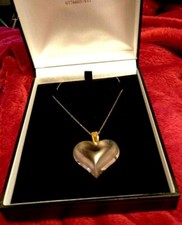 LALIQUE PASTEL PINK PENDANT TRULY BEAUTIFUL, 18" 9CT GOLD CHAIN/ NEW BOXED