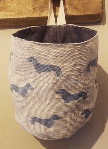 Emily bond dachshund linen - emily,